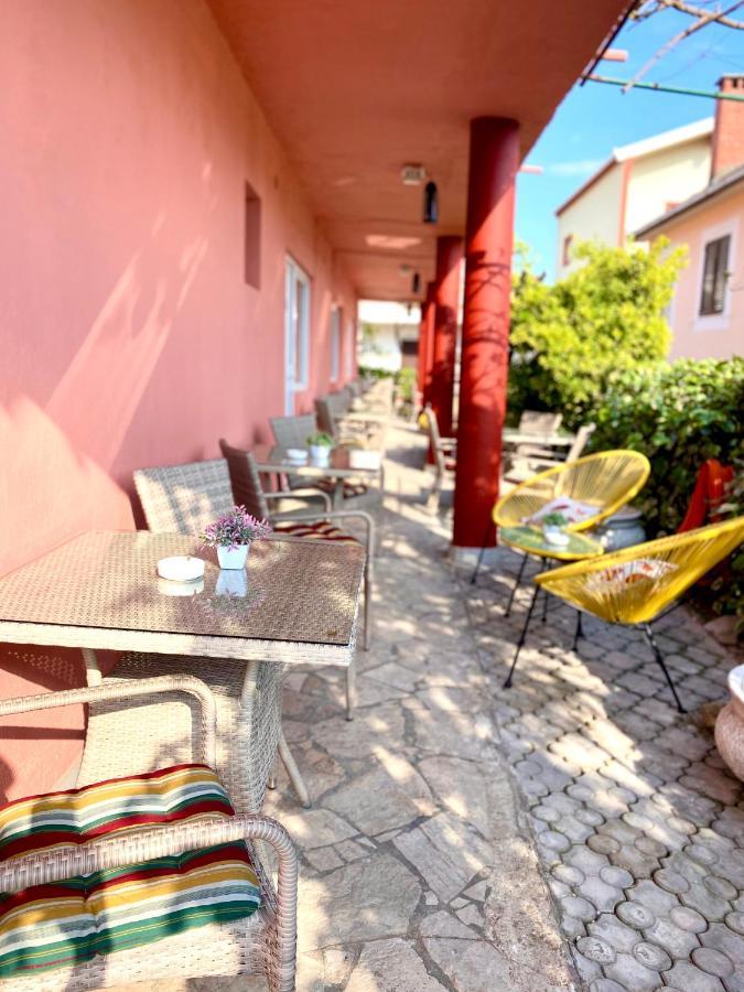 Vila Duricic 300M Od Mora Hotel Thenovici Exterior photo